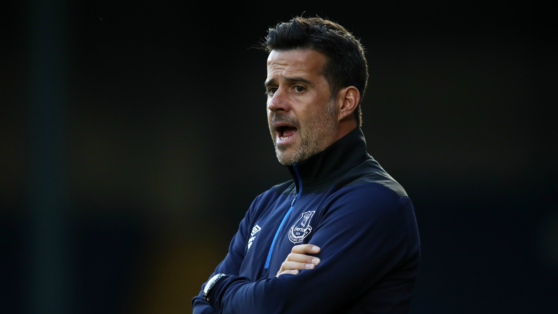 的呵护下 的呵护下