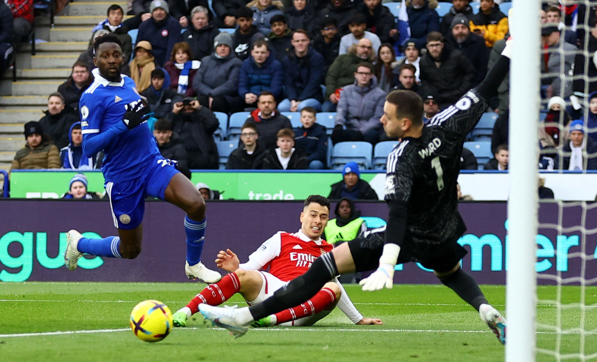 轮换上捉襟 轮换上捉襟